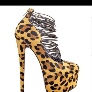 London Trash Leapord Heels